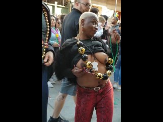 Black Granny Showing Them Old Titties For Beads